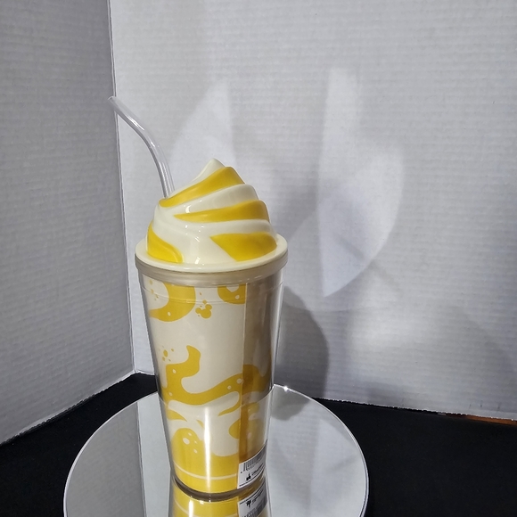 Disney Parks Dole Whip Pineapple Ice Cream 20 Oz Tumbler & Straw READ - Picture 9 of 10